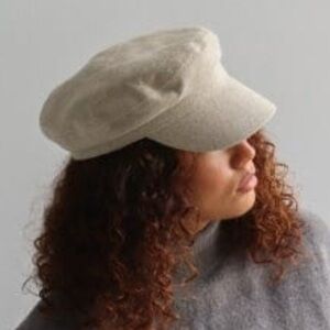 Worn Once Gigi Pip Taupe Linen Newsboy Cap
